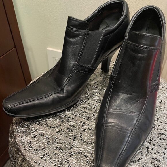 Prada Women's Black Leather Heeled Ankle Boots Size 37.5 Made in Italy - Picture 1 of 9